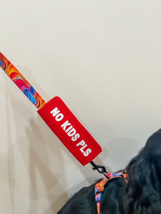 “NO KIDS PLS” Leash Wrap - Red